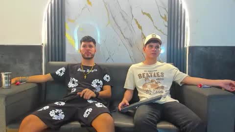 Snapshot of stivendreams chatting on March 2026 05:44:01 AM friends online show from March 2026 05:44:01 AM