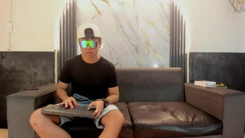 friends online show from May 2026 04:28:02 AM