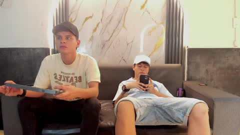 friends online show from May 2026 03:44:01 AM