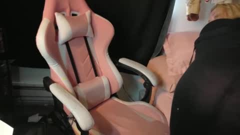 Haily online show from March 2025 07:37:02 PM