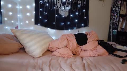 Haily online show from September 2025 10:14:01 PM