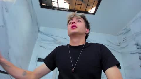 stonne69 online show from October 2025 06:10:01 PM