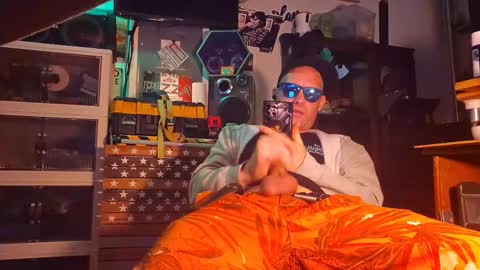 Str8 online show from October 2025 03:02:01 PM