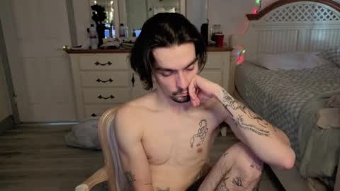 Snapshot of str8whiteboy21 chatting on November 2025 05:05:02 PM str8whiteboy21 online show from November 2025 05:05:02 PM