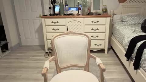 Snapshot of str8whiteboy21 chatting on December 2025 09:21:02 PM str8whiteboy21 online show from December 2025 09:21:02 PM