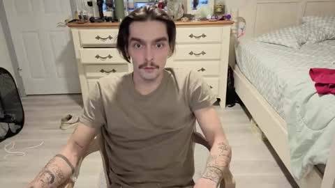 Snapshot of str8whiteboy21 chatting on December 2025 05:17:02 AM str8whiteboy21 online show from December 2025 05:17:02 AM