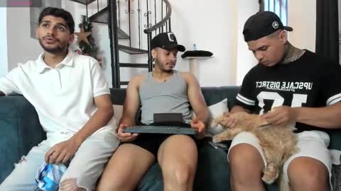 straight__friends online show from December 2025 02:57:02 PM