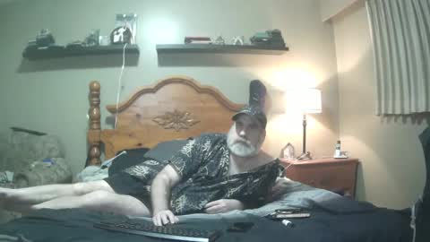 Snapshot of straightbear4you chatting on February 2025 08:17:01 AM Straightbear4you online show from February 2025 08:17:01 AM