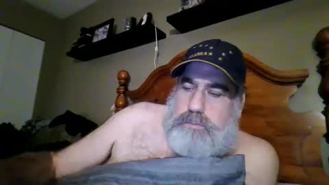 Snapshot of straightbear4you chatting on September 2025 08:03:02 AM Straightbear4you online show from September 2025 08:03:02 AM