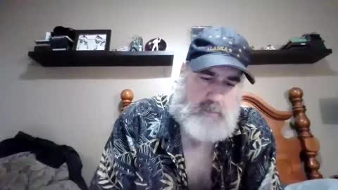 Snapshot of straightbear4you chatting on September 2025 11:38:01 PM Straightbear4you online show from September 2025 11:38:01 PM