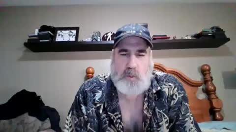 Snapshot of straightbear4you chatting on September 2025 01:17:01 AM Straightbear4you online show from September 2025 01:17:01 AM