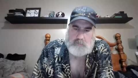Snapshot of straightbear4you chatting on September 2025 10:25:01 PM Straightbear4you online show from September 2025 10:25:01 PM