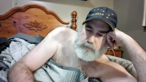 Snapshot of straightbear4you chatting on November 2025 10:59:02 AM Straightbear4you online show from November 2025 10:59:02 AM