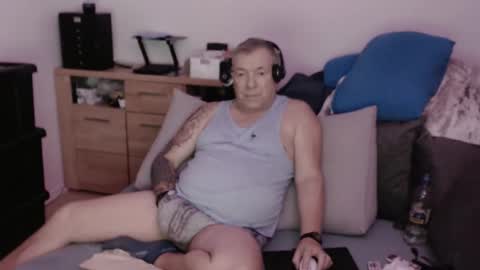 Stranger online show from November 2025 09:50:02 PM