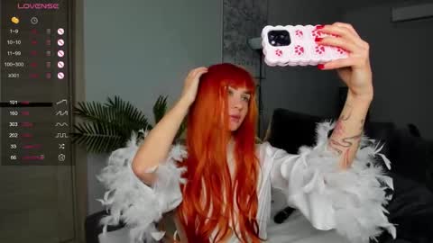 Laura online show from November 2025 04:24:02 AM