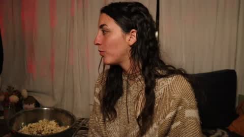 Snapshot of strawberripulp chatting on January 2025 01:08:01 AM Angel Baby online show from January 2025 01:08:01 AM