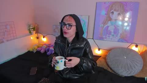 strawberry_kitty_ online show from November 2025 03:30:02 AM