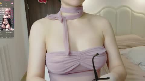 strawberry_loveee online show from June 2026 01:56:01 AM