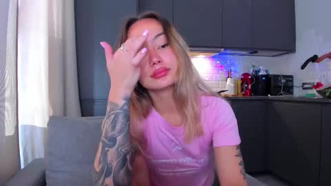 Tati and Lola online show from September 2025 09:42:02 AM