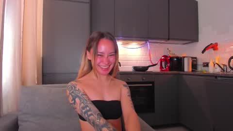 Tati and Lola online show from September 2025 01:05:02 PM