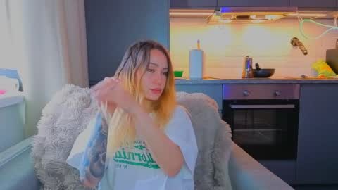 Tati and Lola online show from May 2026 06:21:02 AM