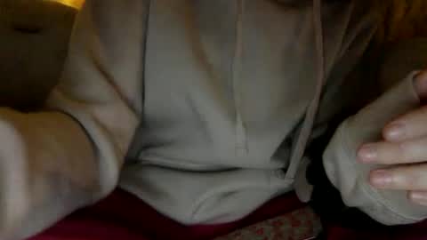 Snapshot of strawbrysugar chatting on January 2025 12:23:01 AM Ruby Moon online show from January 2025 12:23:01 AM
