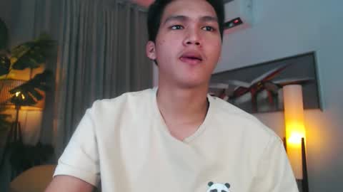 Snapshot of strawhot_joey chatting on April 2026 08:18:01 PM JOEY online show from April 2026 08:18:01 PM