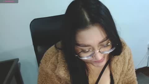 strawlux online show from February 2026 03:49:02 AM