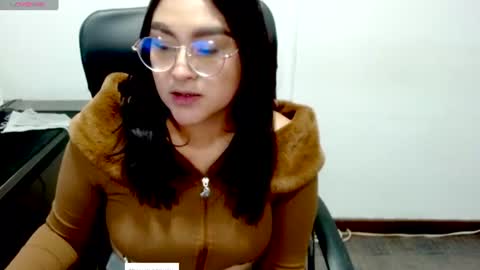 strawlux online show from July 2026 05:52:01 PM