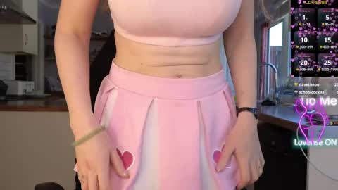 Amorina online show from April 2026 10:08:01 AM