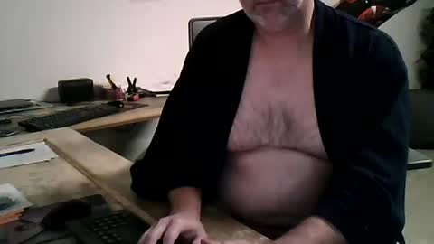 Snapshot of strokingdragon48 chatting on December 2024 05:00:01 PM strokingdragon48 online show from December 2024 05:00:01 PM