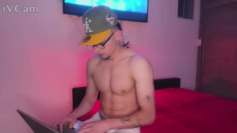 Snapshot of stronghardlatino chatting on October 2025 12:44:02 AM stronghardlatino online show from October 2025 12:44:02 AM