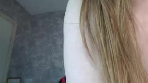 Snapshot of stunningboobs chatting on October 2025 01:14:02 AM Natasha online show from October 2025 01:14:02 AM