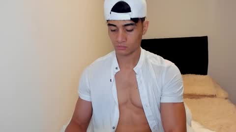 Snapshot of stylish_men chatting on September 2025 01:49:01 PM stylish men online show from September 2025 01:49:01 PM