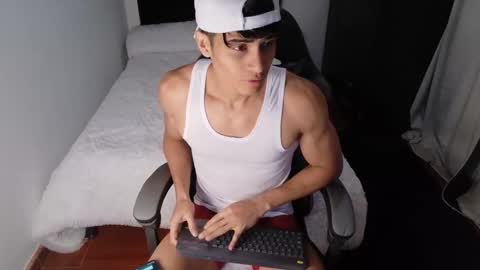 Snapshot of stylish_men chatting on October 2025 02:06:02 PM stylish men online show from October 2025 02:06:02 PM