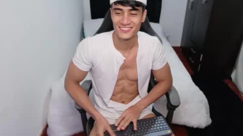 Snapshot of stylish_men chatting on October 2025 01:23:01 PM stylish men online show from October 2025 01:23:01 PM