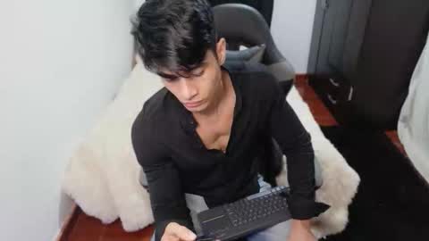 Snapshot of stylish_men chatting on October 2025 01:34:02 PM stylish men online show from October 2025 01:34:02 PM