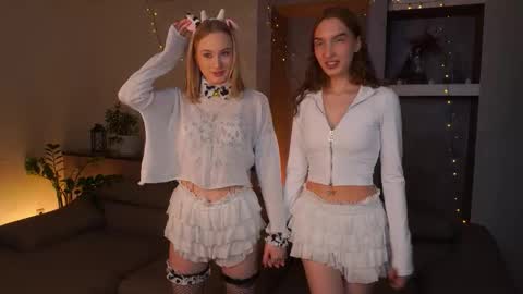 Snapshot of suannedoriean chatting on November 2025 04:11:02 AM Mure online show from November 2025 04:11:02 AM