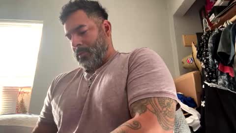 suavecito67 online show from October 2025 04:30:01 PM