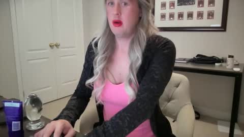 Sissy Isabella online show from May 2026 08:00:02 AM