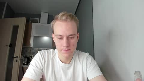 Snapshot of successful_kevin chatting on October 2025 02:43:02 PM Kevin online show from October 2025 02:43:02 PM