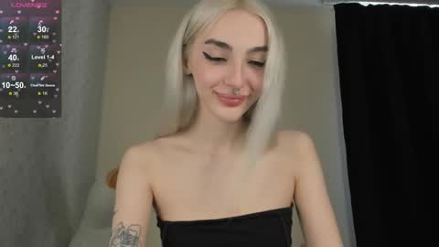 Snapshot of succubantra chatting on September 2025 01:00:01 PM Chloe online show from September 2025 01:00:01 PM