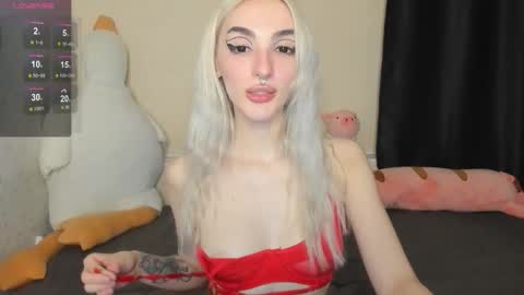 Snapshot of succubantra chatting on October 2025 03:13:01 PM Chloe online show from October 2025 03:13:01 PM