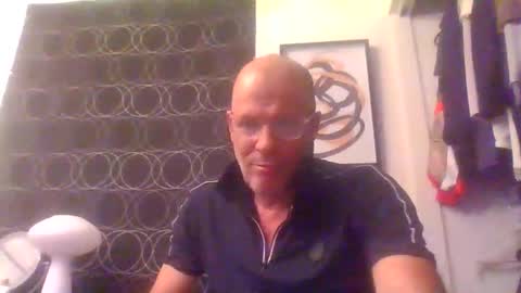 SUCKITU812 online show from December 2025 08:32:02 AM