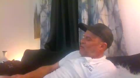 SUCKITU812 online show from January 2026 03:42:02 AM