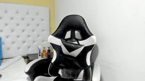 sue_stark online show from May 2026 03:26:01 AM