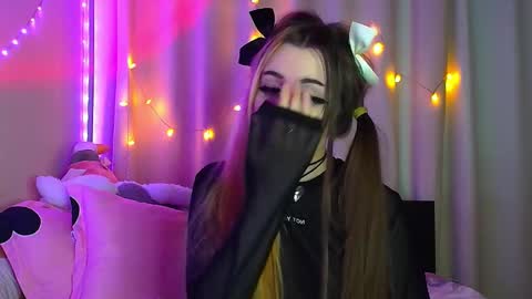 Snapshot of suemeow chatting on February 2025 05:37:02 AM Sue online show from February 2025 05:37:02 AM