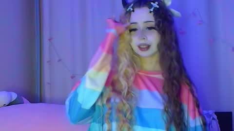 Snapshot of suemeow chatting on October 2025 09:13:01 PM Sue online show from October 2025 09:13:01 PM