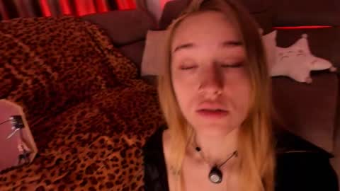 Snapshot of sugarskye chatting on December 2025 07:43:01 PM sugarskye online show from December 2025 07:43:01 PM