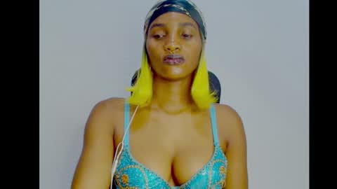 Ivy online show from October 2025 07:55:02 PM